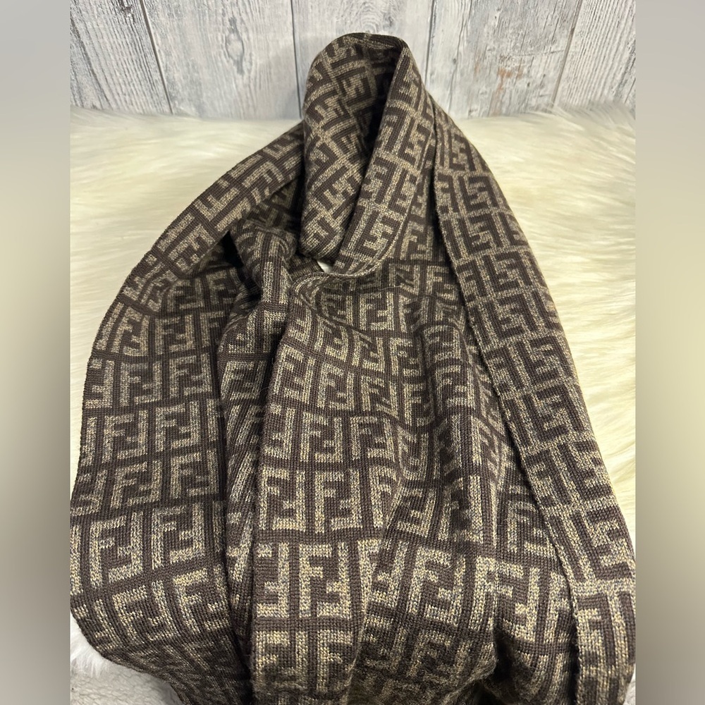 FENDI classic scarf in brown - Picture 3 of 14